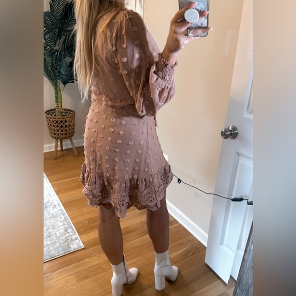 Simplee NWOT long Sleeve Rose Dress Size Large - Picture 3 of 6